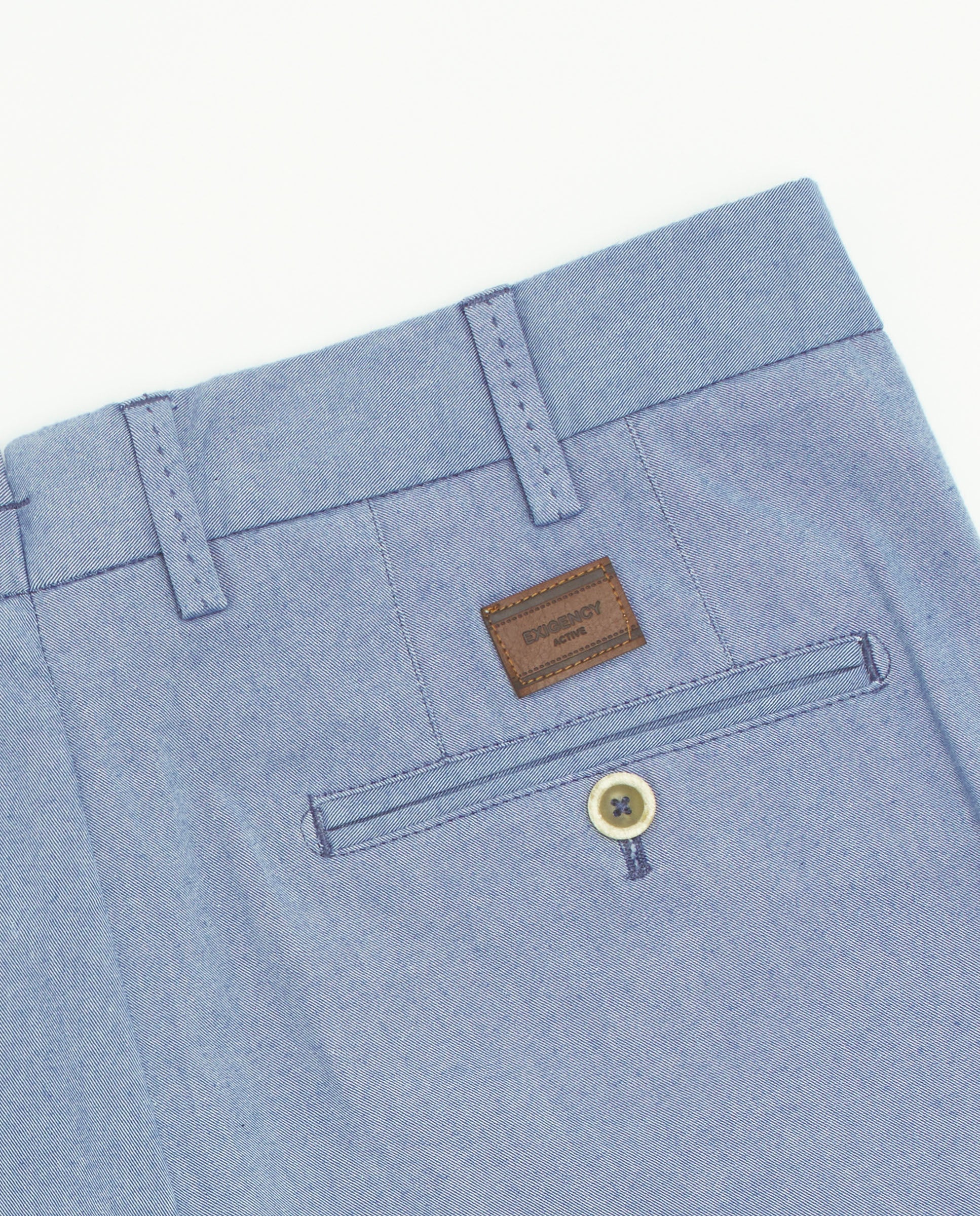 Pantalón chino azul claro