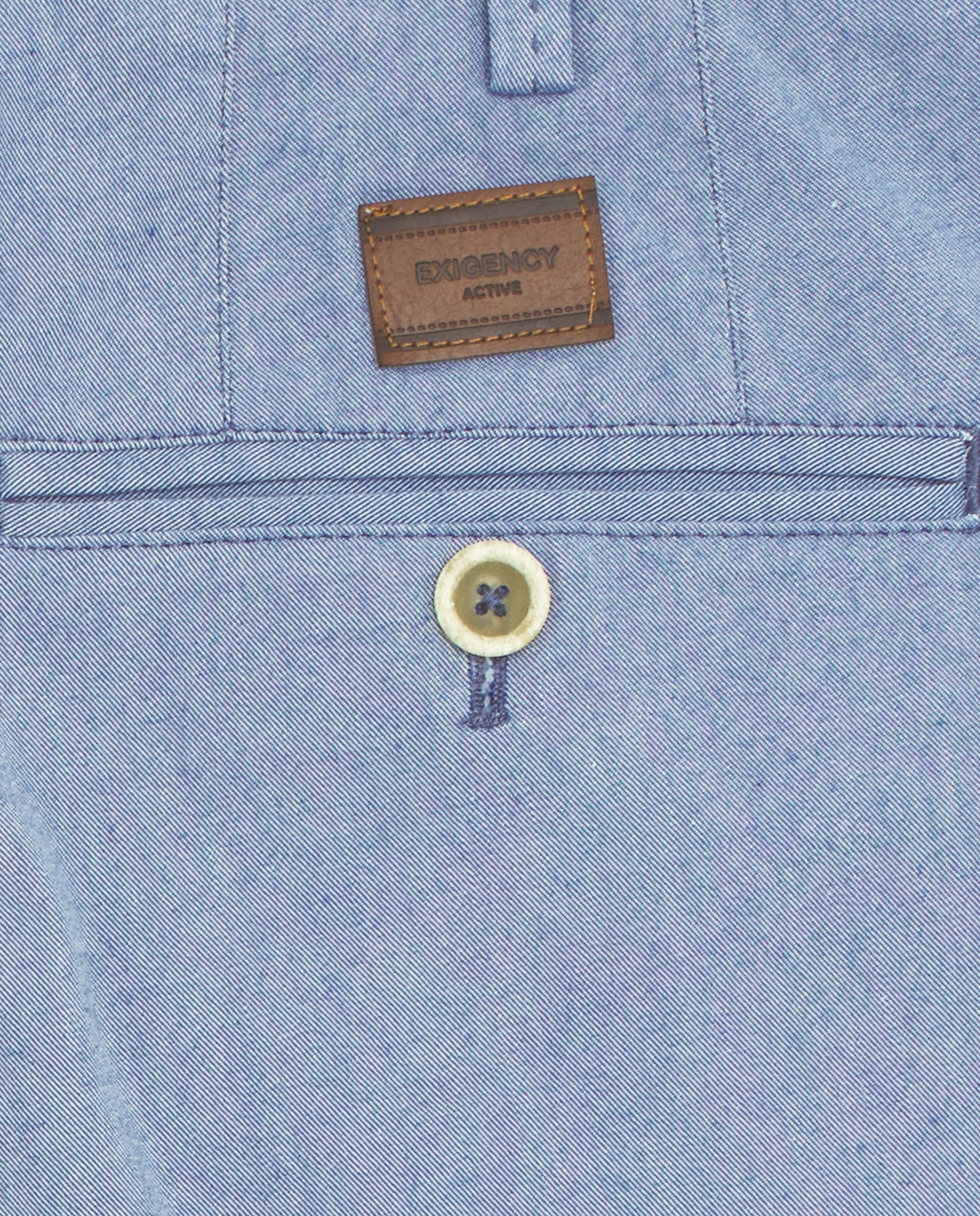 Pantalón chino azul claro