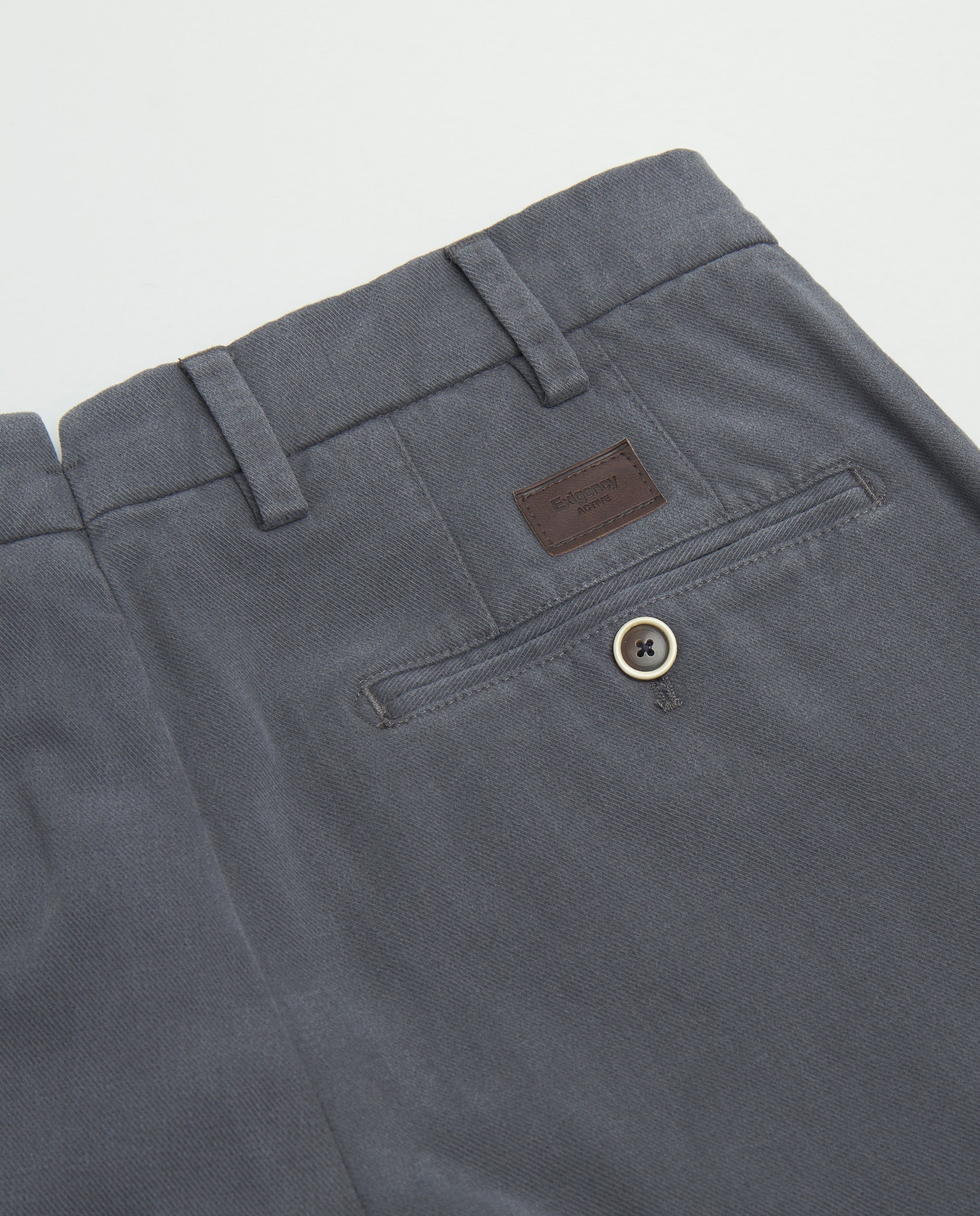 Pantalón chino gris