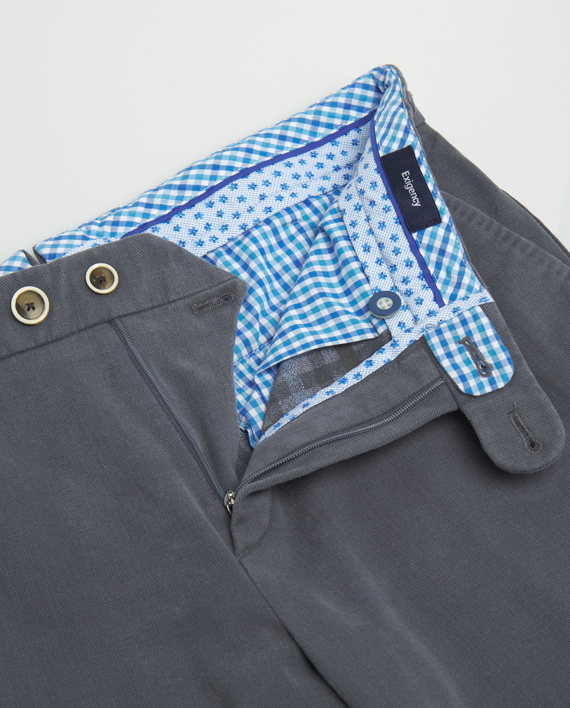 Pantalón chino gris